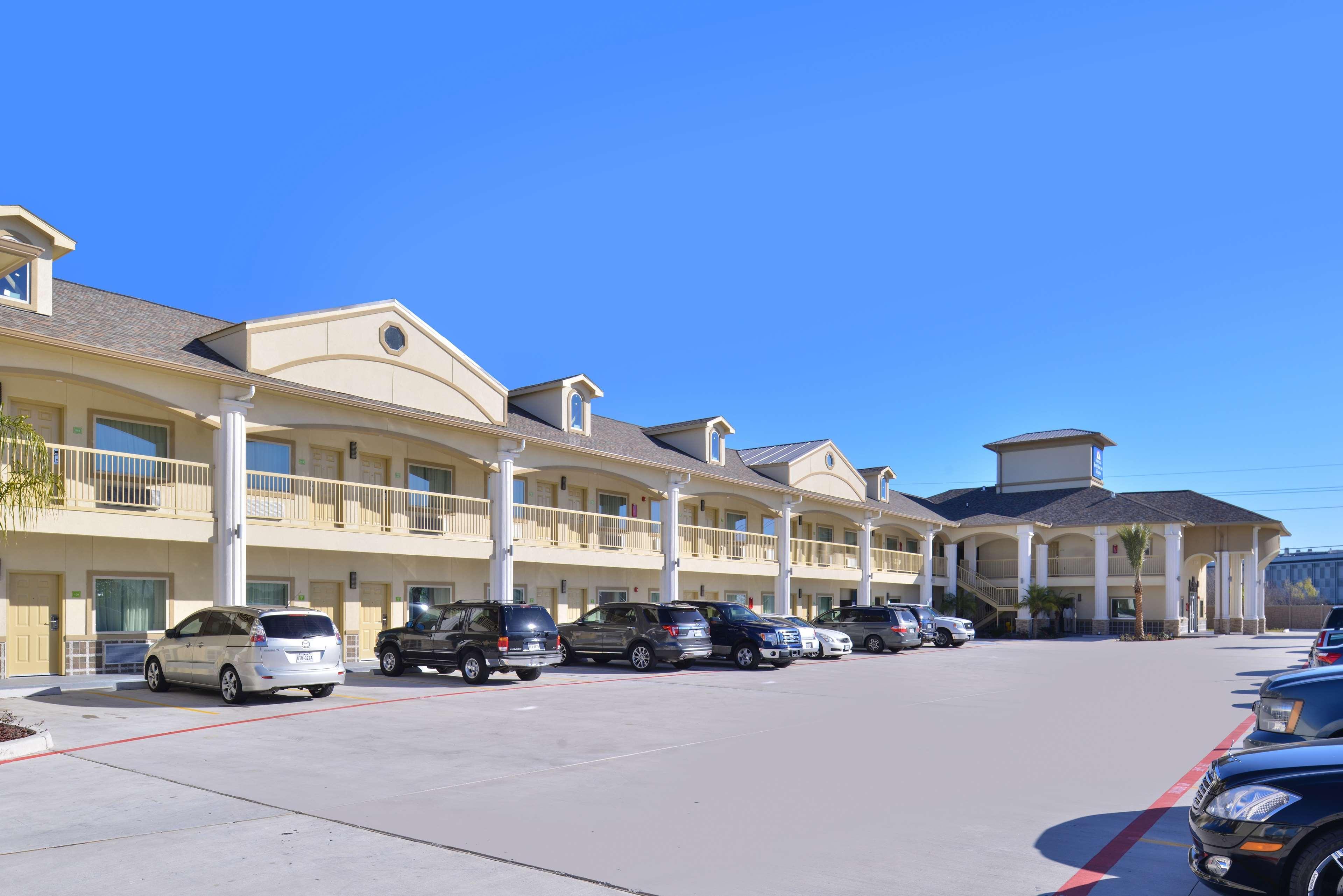 Americas Best Value Inn & Suites - Houston/Hwy 6 & Westpark Mission Bend Eksteriør bilde