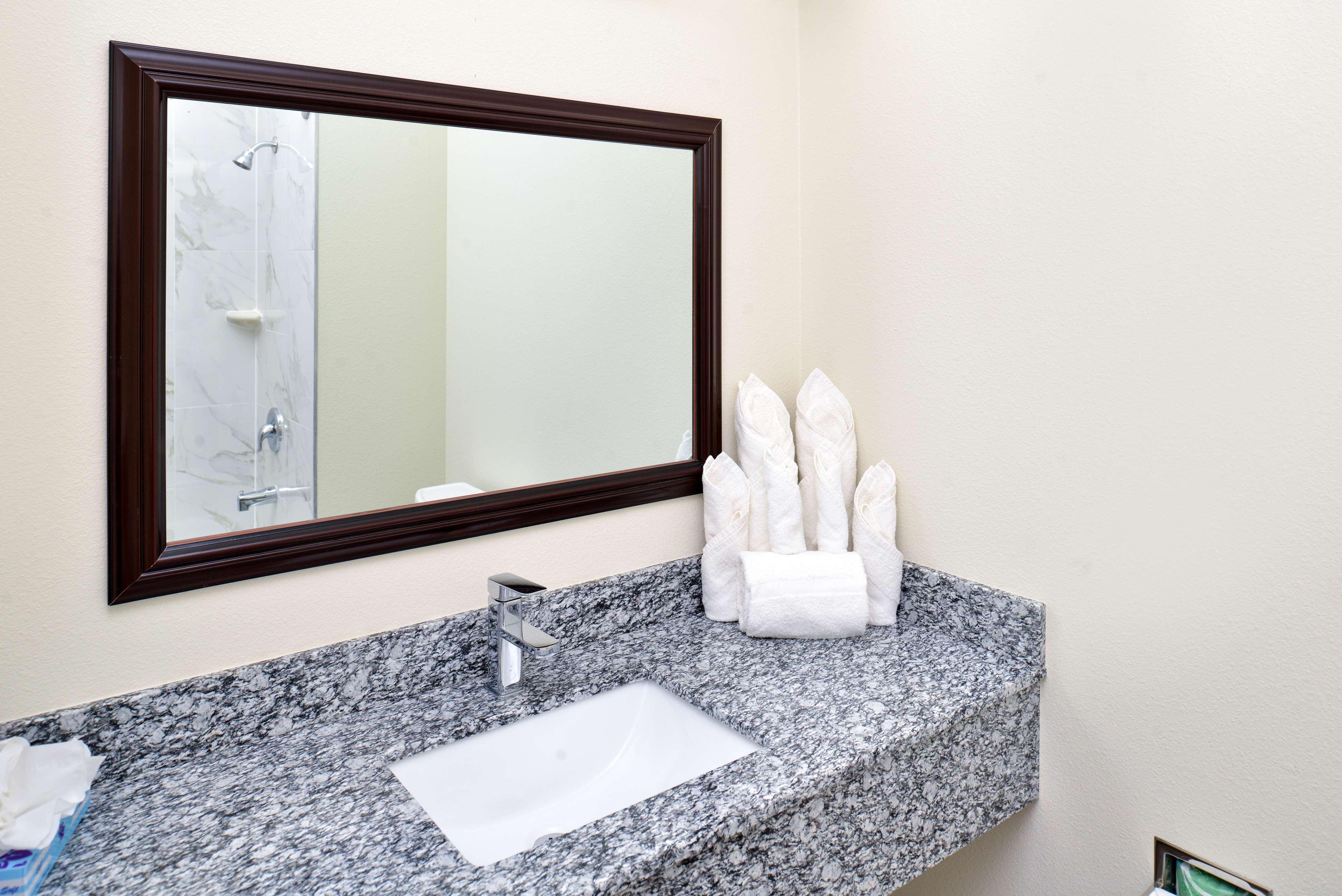 Americas Best Value Inn & Suites - Houston/Hwy 6 & Westpark Mission Bend Eksteriør bilde